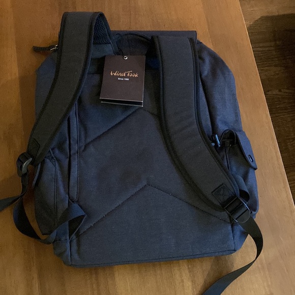 BNWT laptop backpack - Picture 2 of 10